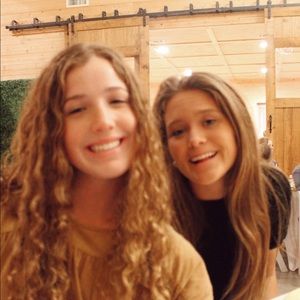 Meet your Posher, Ella